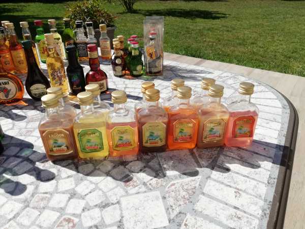 Annonce Lot 300 mignonettes ann&eacute;es 1980/90