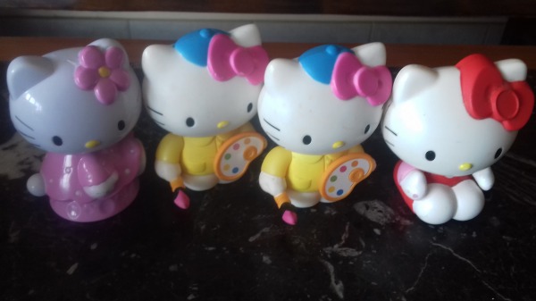 Lot 4 personnages hello kitty