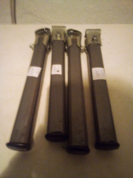 Lot 4 pied de sommier en métal