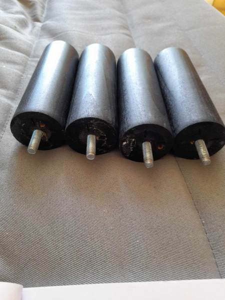 Lot 4 pied  rond en bois pour meubles, sommiers pas cher