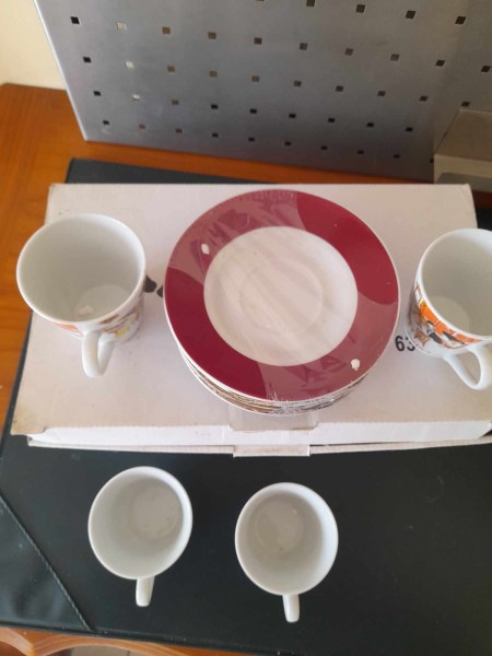 Lot 4 tasses et 4 sous tasse à café - maxim's pari pas cher