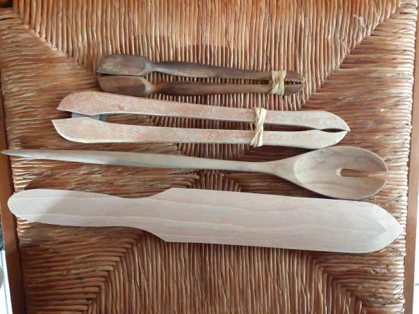 Lot 4 ustensiles en bois pour le cuisine