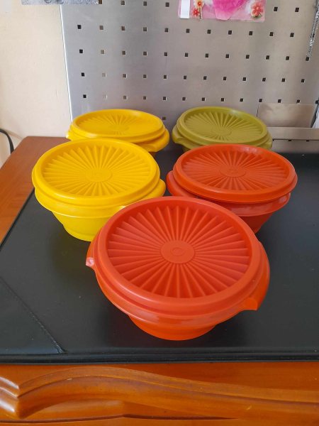 Vente Lot 5 bols boites tupperware -divers couleurs