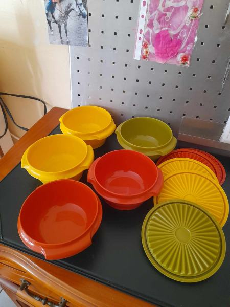 Annonce Lot 5 bols boites tupperware -divers couleurs