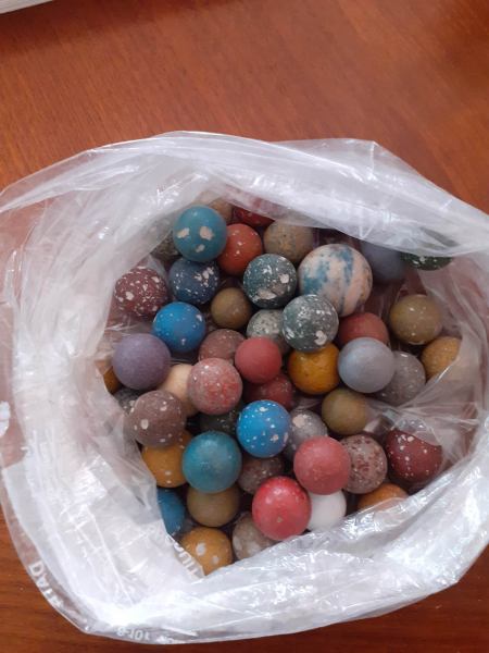 Lot 50 anciennes billes en terre - lot n&deg;1