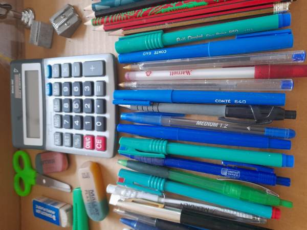 Vente Lot 55 fournitures de bureau , &eacute;cole - stylos