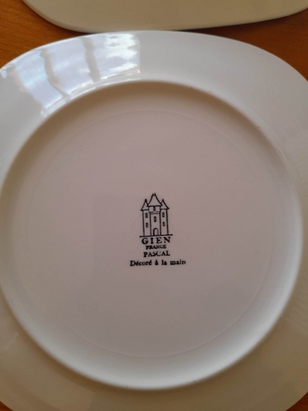 Annonce Lot 6 assiettes fromage ou dessert fa&iuml;ence de gien