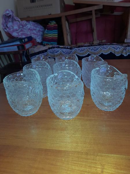 Annonce Lot 8 verres , bougeoirs , petits pots -