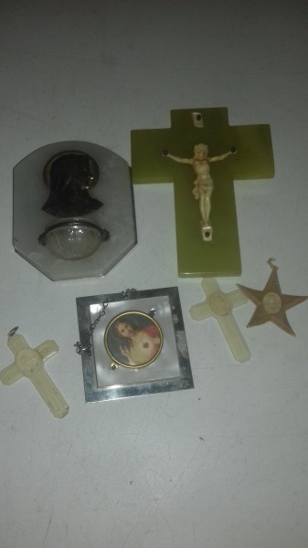 Lot d'objets religieux