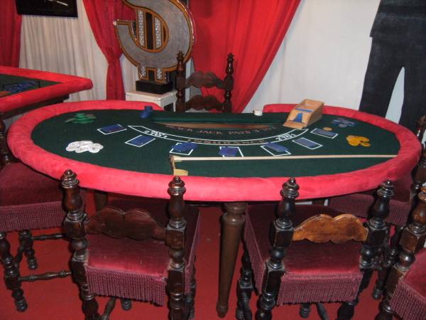 Annonce Lot de 3 tables de casino