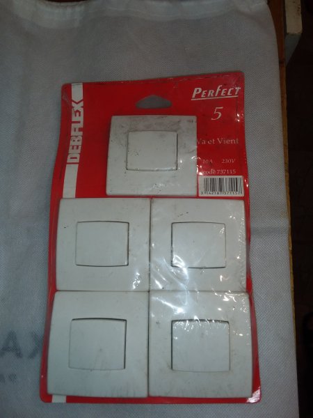 Lot de 5  va et vient debflex reference 737115