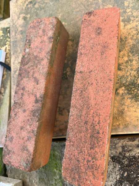 Vente Lots de briques r&eacute;fractaires