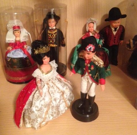 Vente Lot de poup&eacute;es folkloriques