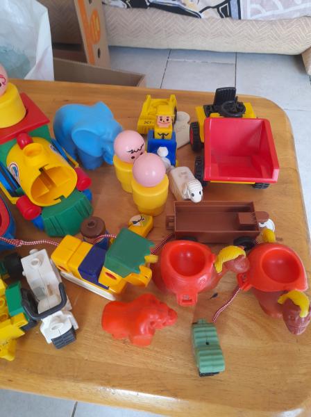 Vente Lot jouets premier &acirc;ge en plastique