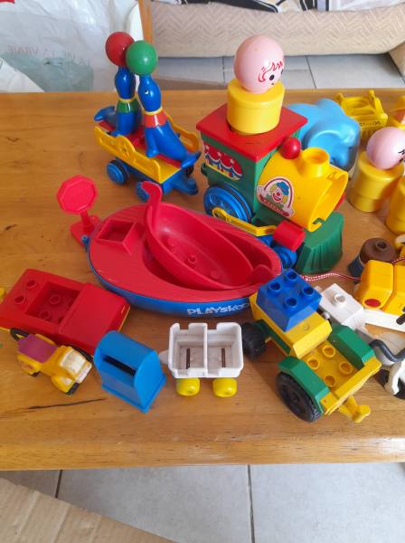 Lot jouets premier &acirc;ge en plastique pas cher