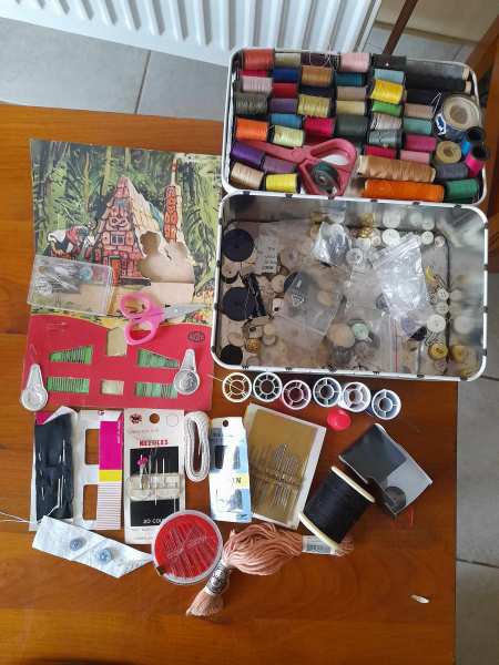 Lot nec&eacute;ssaires &agrave; couture pas cher