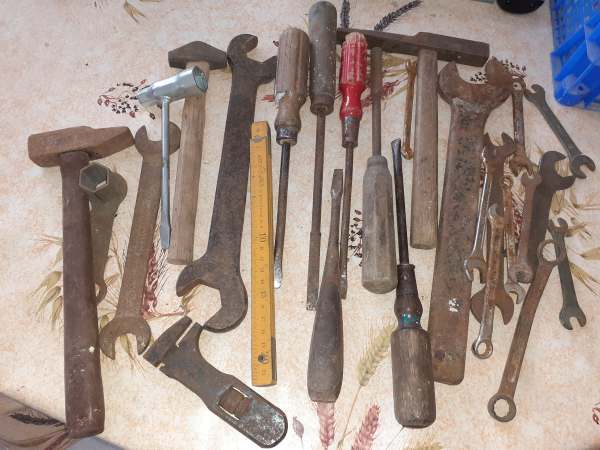 Lot vieux outils à main
