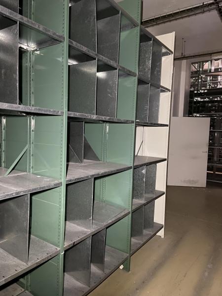 Lots d'&Eacute;tag&Egrave;res m&Eacute;talliques