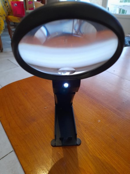 Loupe de lecture &agrave; &eacute;clairage led pas cher