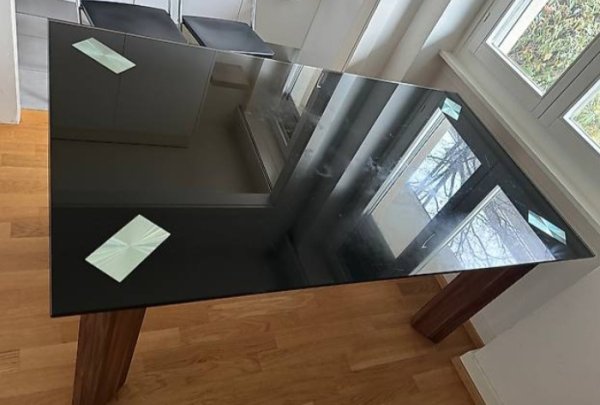Vente ⭐️ magnifique table en verre noire solide