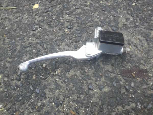 Vente Maitre cylindre de frein suzuki 650 frewind 2001