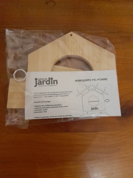 Mangeoire en bois pic pomme