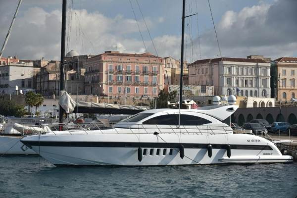 Mangusta 72