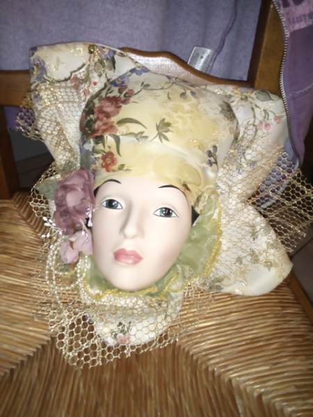 Masque venitien  en porcelaine