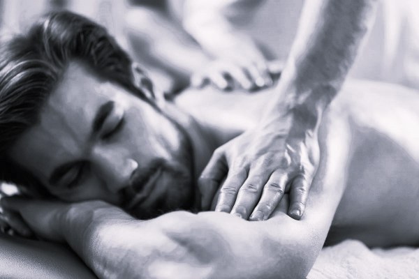 Masseur pour hommes &agrave; mont&eacute;limar pas cher