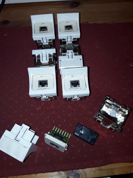 Vente Prise aco blind&eacute;e legrand r&eacute;f: 742 40 rj45 cat 5