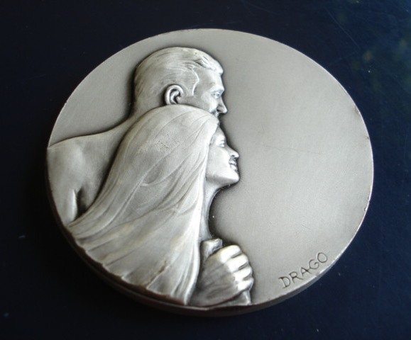 Vente M&eacute;daille tr&egrave;s moche ! mais pas ch&egrave;re !