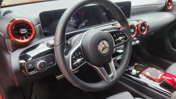 Mercedes-benz classe a180 essence amg-line pas cher