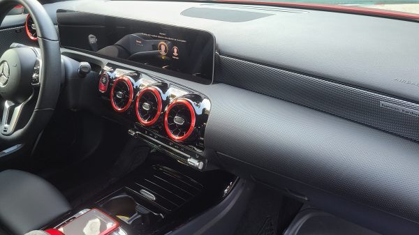 Annonce Mercedes-benz classe a180 essence amg-line