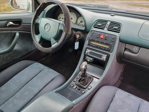 Annonce Mercedes clk230 compressor cabriolet 2.3i 193cv 17