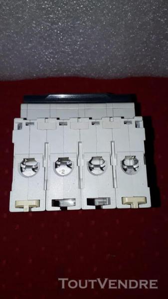 Merlin gerin 24233 - disjoncteur t&eacute;trapolaire c60 pas cher