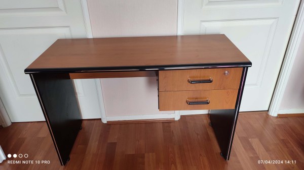 Meuble bureau  2 petits tiroirs : l1xp42xh66**disp