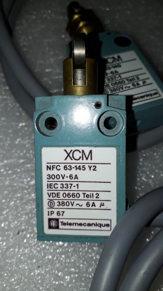 Micro contact telemecanique xcma. pas cher