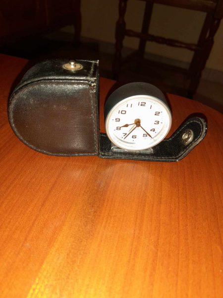 Mini r&eacute;veil / pendulette de voyage