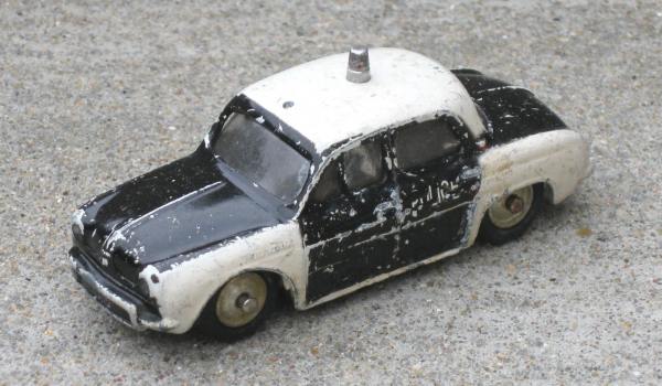 Miniature cij : voiture de police renault dauphine