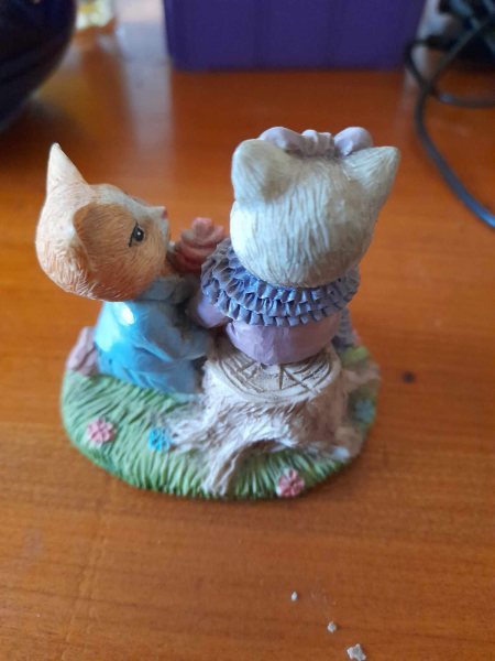 Vente Miniature -petite figurine 2 chats en céramique "
