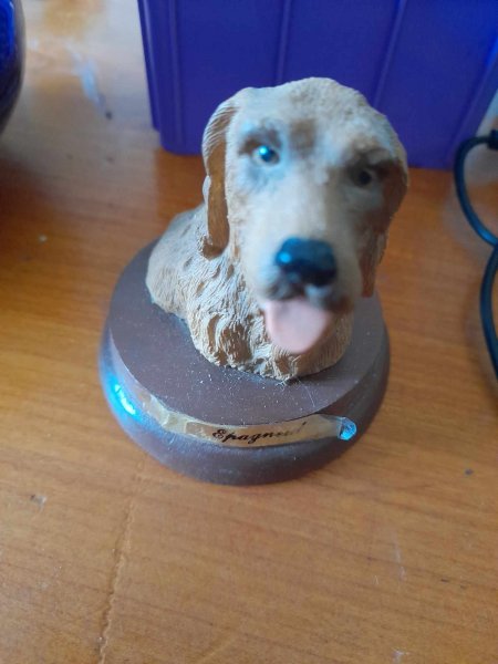 Miniature -petite figurine chien epagneuil
