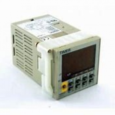 Minuterie h5cl-a 220v omron neuf,