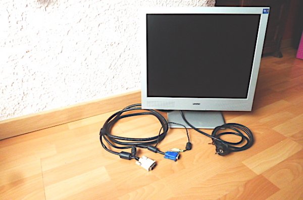 Moniteur lcd 19 pouces