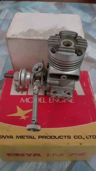 Moteur de modele reduit marque enya 09 pas cher