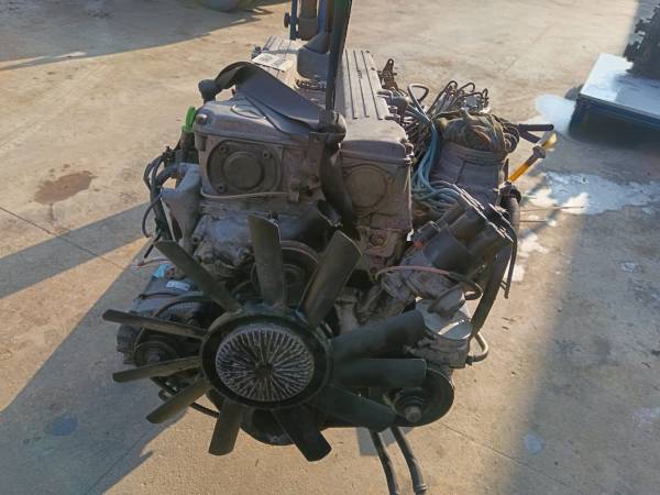 Moteur mercedes 280 se