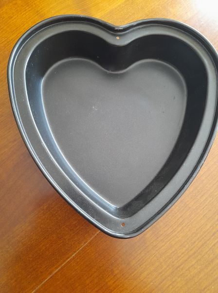 Moule &agrave; g&acirc;teau forme c&oelig;ur 21 x 21,5 cm