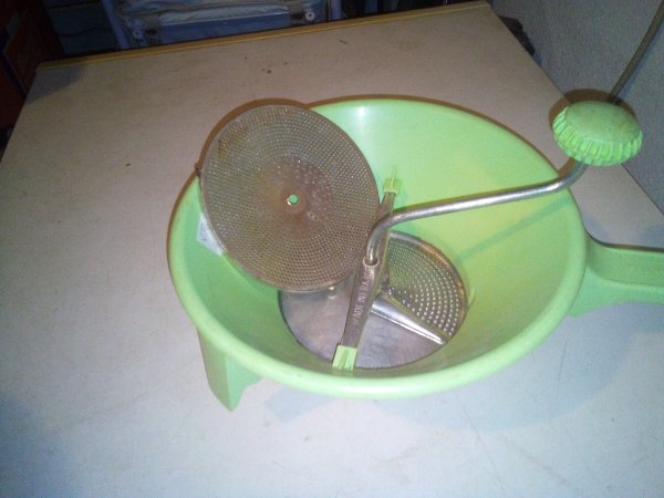 Vente Moulin à légume métal 25 cm