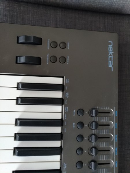 Nektar impact lx61+ midi keyboard 61 keys