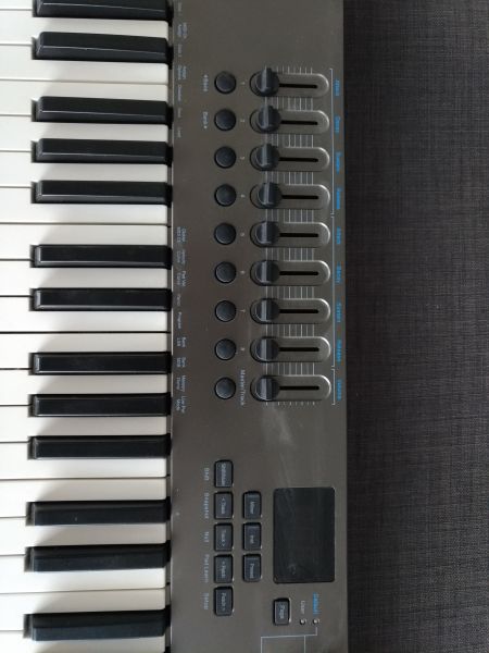 Nektar impact lx61+ midi keyboard 61 keys pas cher