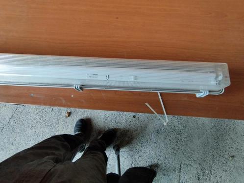 Annonce Néon 125 cm fonctionnelle : 10 €